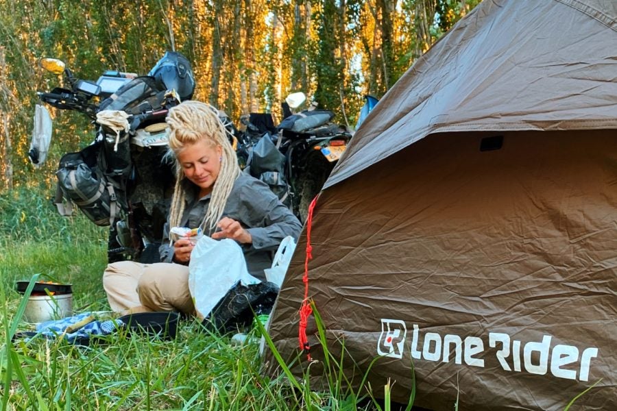 Review / Lone Rider: The Turtle-Shaped Tent // ADV Rider